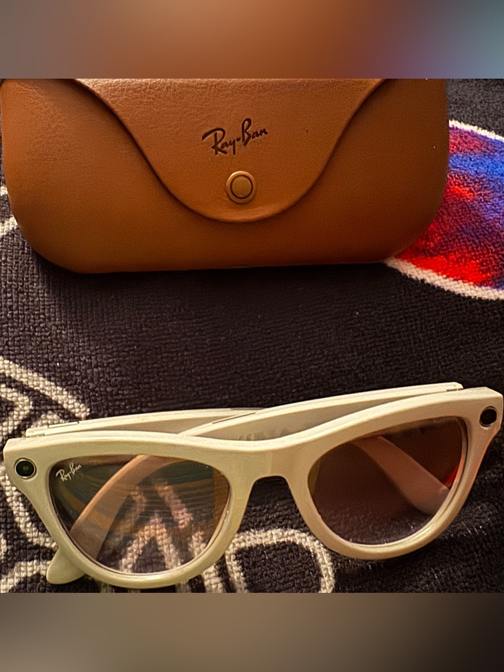 Meta Ray-Ban sunglasses #Skylar Gen2 take pictures and videos or listen to music